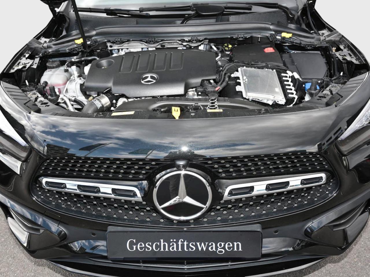 Mercedes-Benz GLA 200 d AMG Night Distronic Easy-Pack AHK 360°