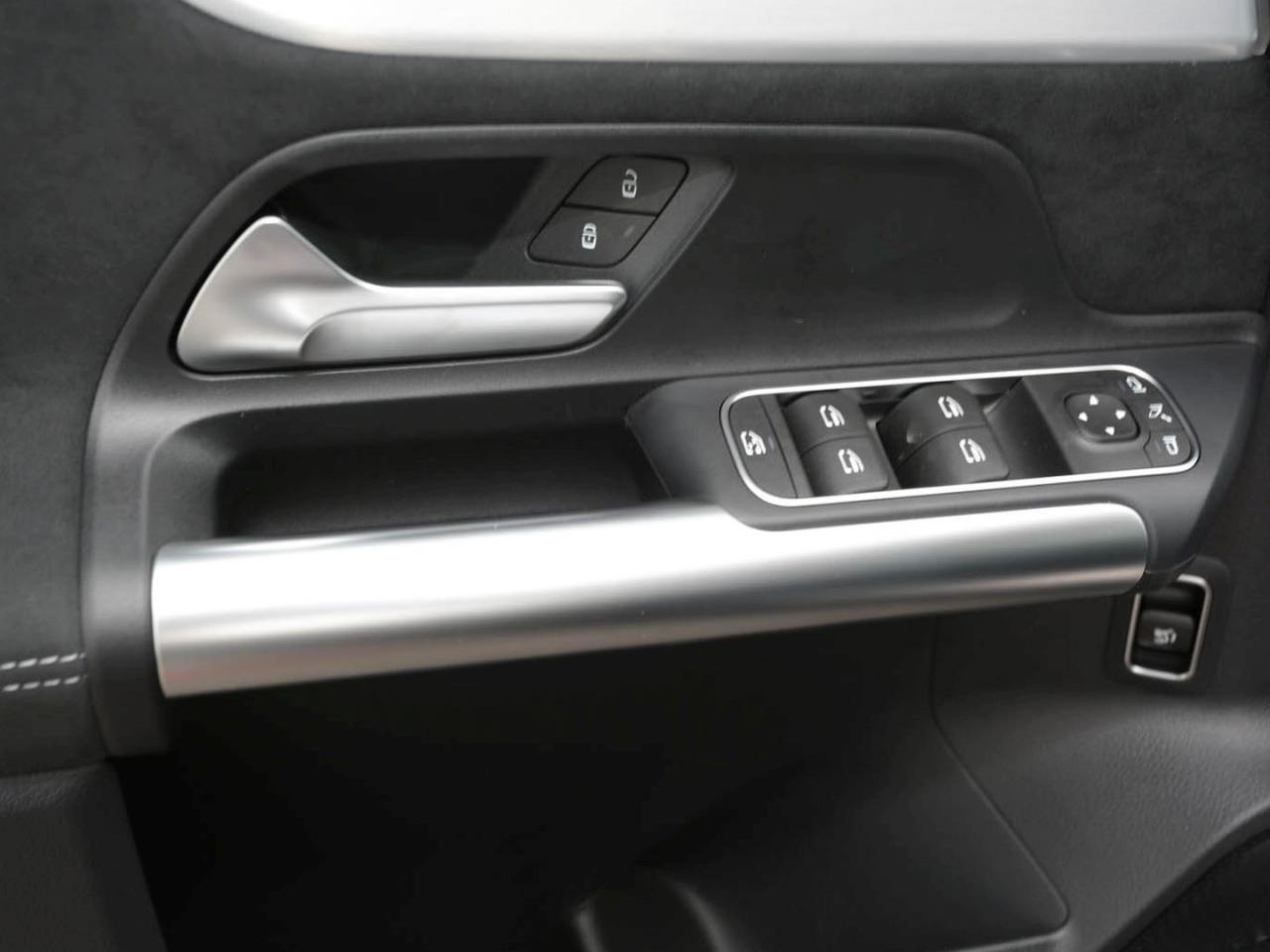 Mercedes-Benz GLA 200 d AMG Night Distronic Easy-Pack AHK 360°