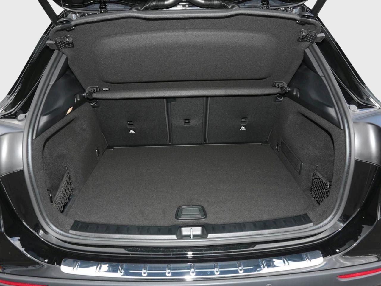 Mercedes-Benz GLA 200 d AMG Night Distronic Easy-Pack AHK 360°