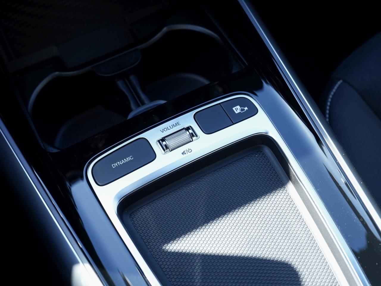 Mercedes-Benz GLA 200 d AMG Night EasyPack Keyless 360° AHK