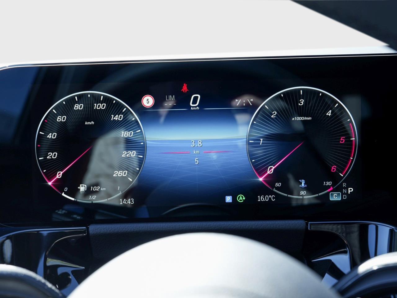 Mercedes-Benz GLA 200 d AMG Night EasyPack Keyless 360° AHK