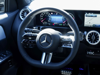 Mercedes-Benz GLA 200 d AMG Night EasyPack Keyless 360° AHK