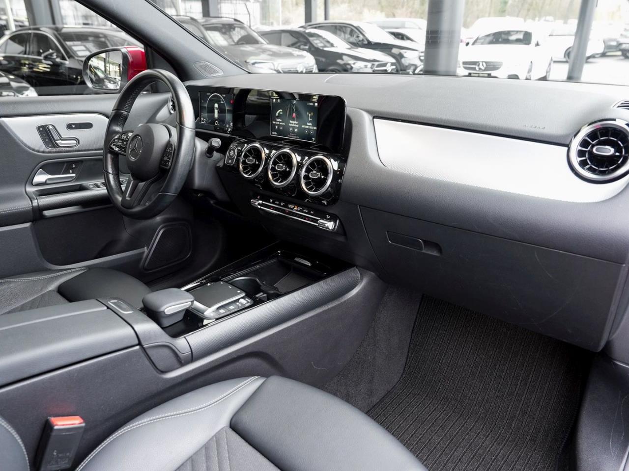 Mercedes-Benz GLA 200 d Style Memory Kamera SpurHalte EasyP