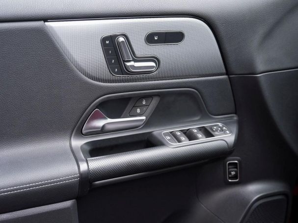 Mercedes-Benz GLA 200 d Style Memory Kamera SpurHalte EasyP