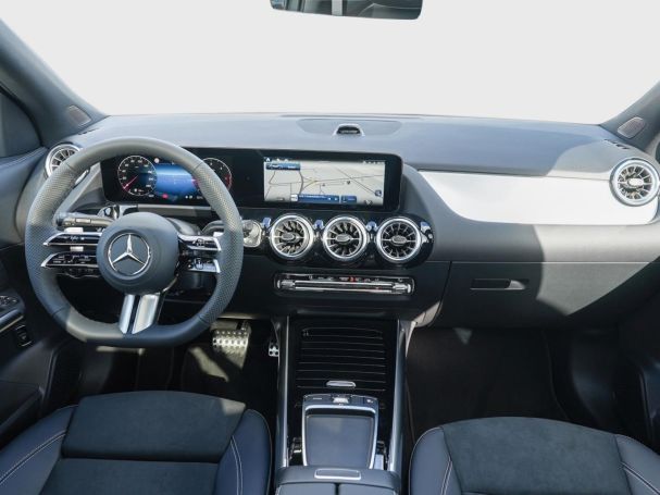 Mercedes-Benz GLA 200 d AMG Night Distronic Panorama 360° AHK