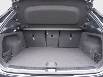 Mercedes-Benz GLA 200 d Progressive Distronic Easy-P 360° AHK