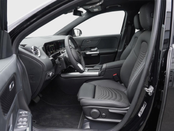 Mercedes-Benz GLA 200 d Progressive Distronic Easy-P 360° AHK