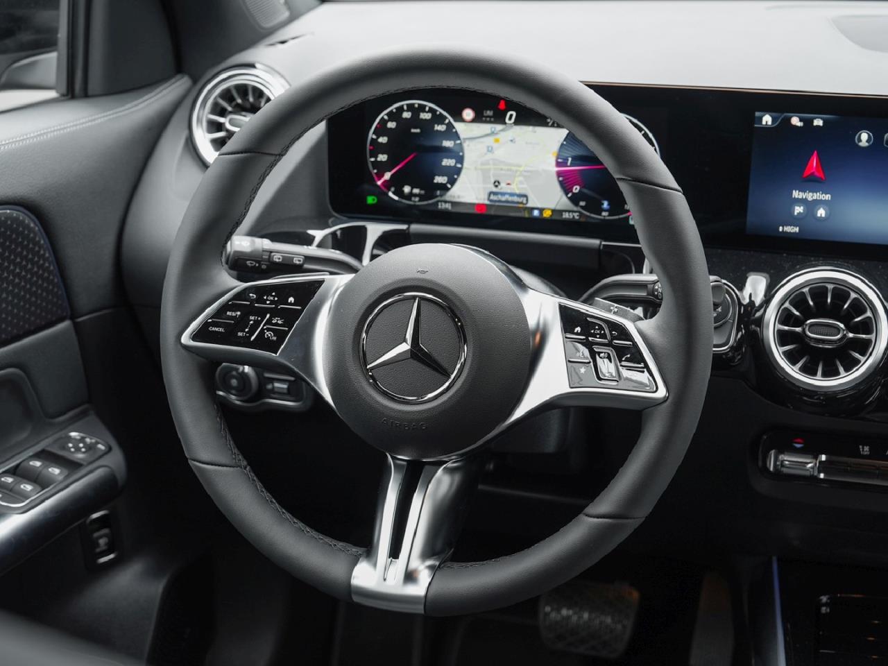 Mercedes-Benz GLA 200 d Progressive Distronic Easy-P 360? AHK
