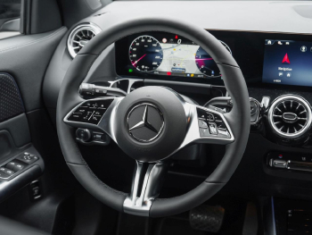 Mercedes-Benz GLA 200 d Progressive Distronic Easy-P 360° AHK