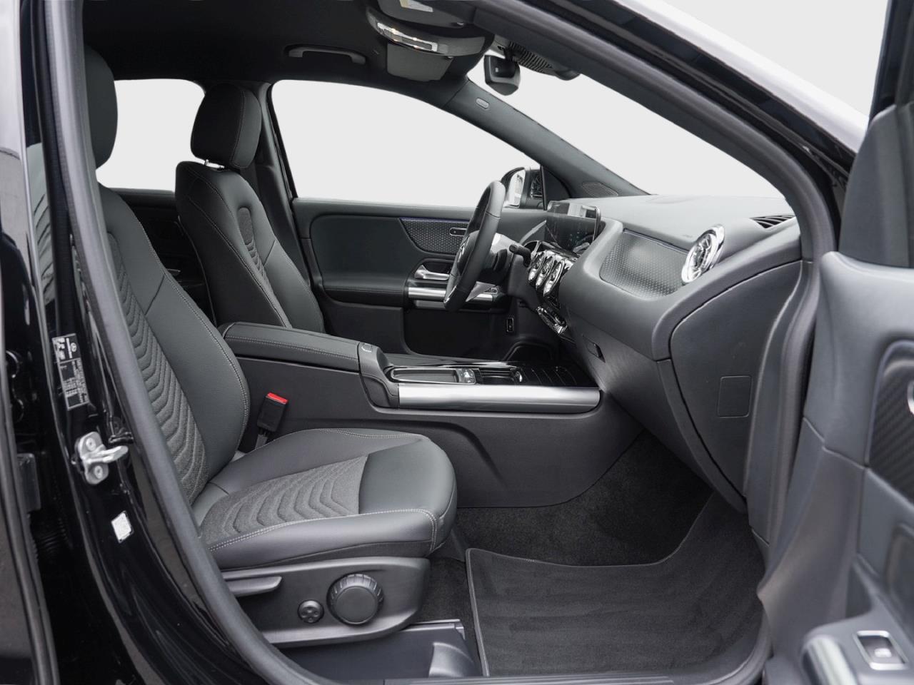 Mercedes-Benz GLA 200 d Progressive Distronic Easy-P 360? AHK