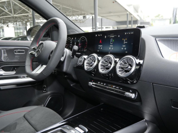 Mercedes-Benz GLA 200 d AMG Night Distronic 360° Panorama SHZ