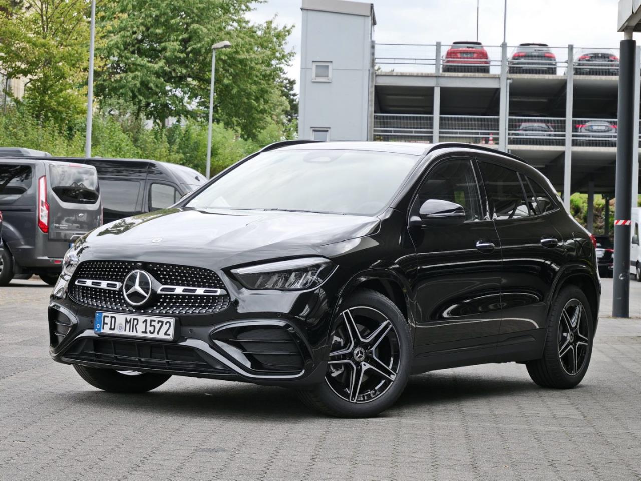 Mercedes-Benz GLA 200 d AMG Night Distronic 360° Panorama SHZ