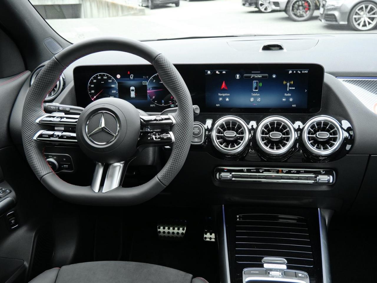 Mercedes-Benz GLA 200 d AMG Night Distronic 360° Panorama SHZ
