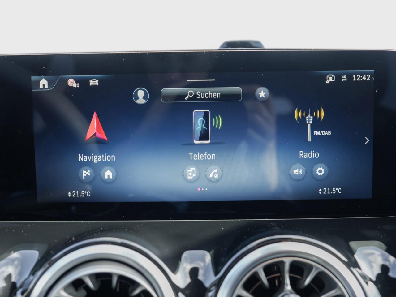 Mercedes-Benz GLA 200 AMG Distronic Panorama Kamera AHK