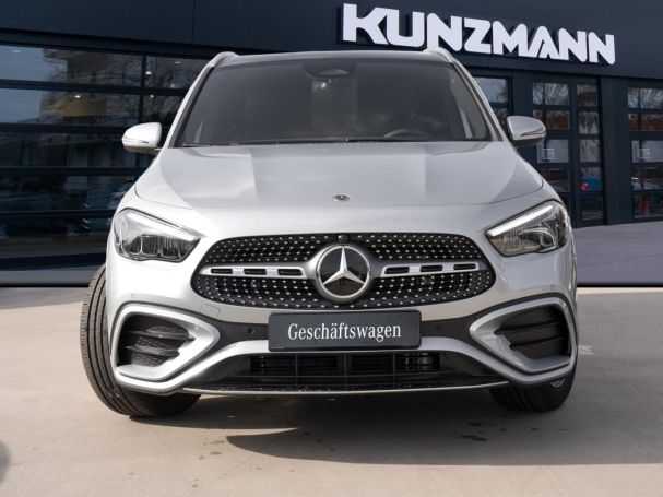 Mercedes-Benz GLA 200 AMG Distronic Panorama Kamera AHK