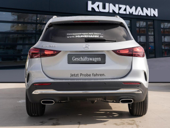 Mercedes-Benz GLA 200 AMG Distronic Panorama Kamera AHK