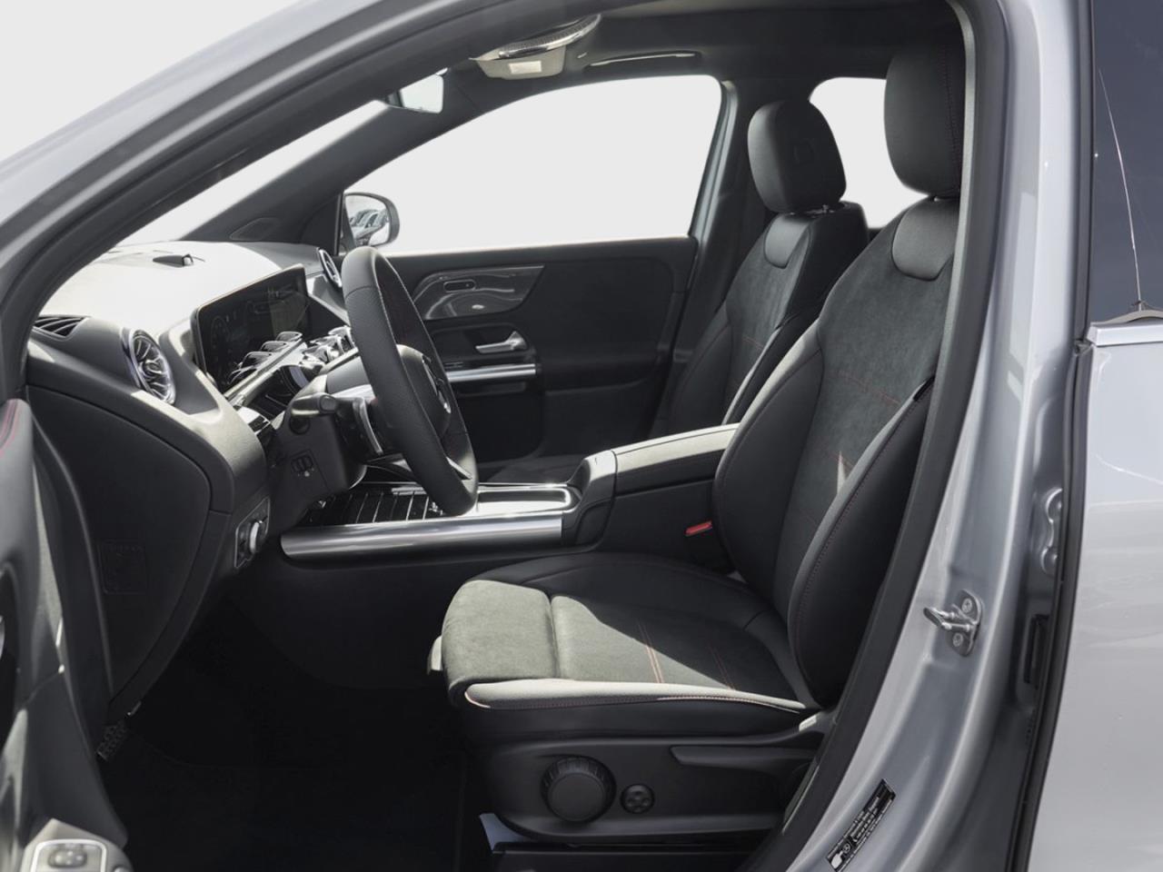 Mercedes-Benz GLA 200 AMG Distronic Panorama Kamera AHK