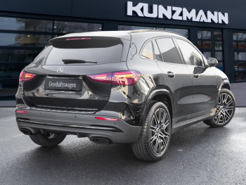 Mercedes-Benz GLA 200 AMG Night MBUX Navi EasyP AHK ParkPaket