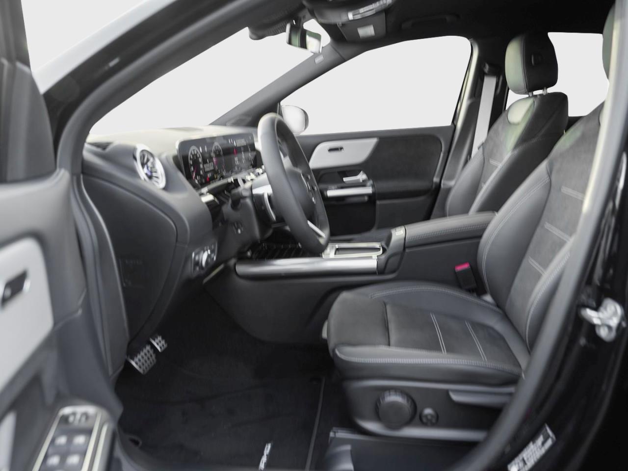 Mercedes-Benz GLA 200 AMG Night MBUX Navi EasyP AHK ParkPaket