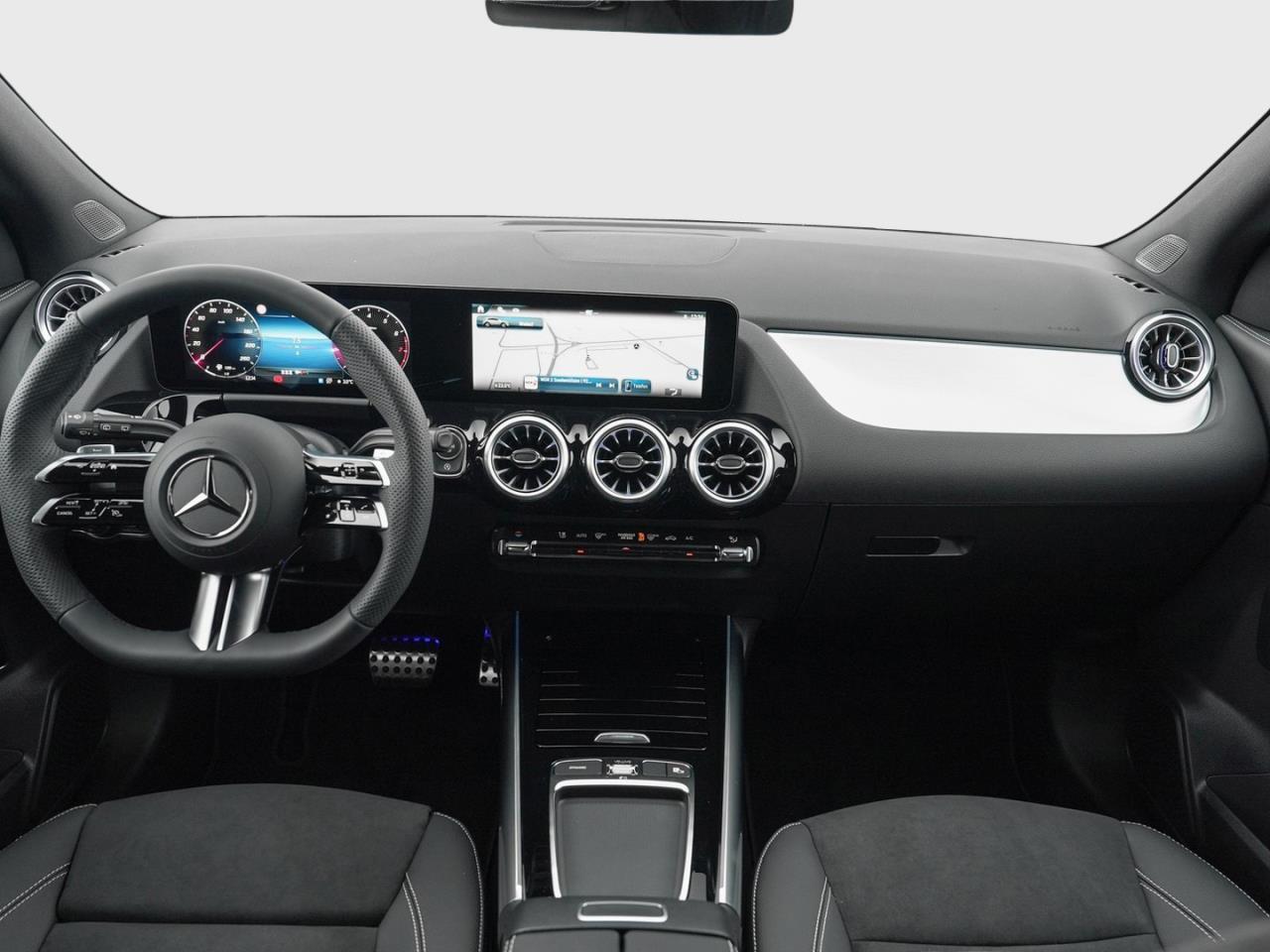 Mercedes-Benz GLA 200 AMG Night AHK 360° EasyPack SpurhalteP