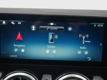 Mercedes-Benz GLA 200 AMG Night AHK 360° EasyPack SpurhalteP