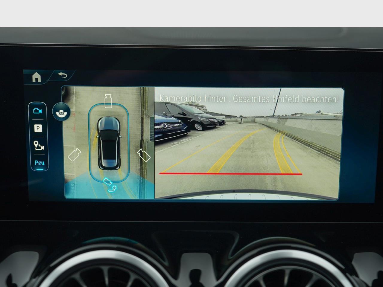 Mercedes-Benz GLA 200 AMG Night AHK 360° EasyPack SpurhalteP