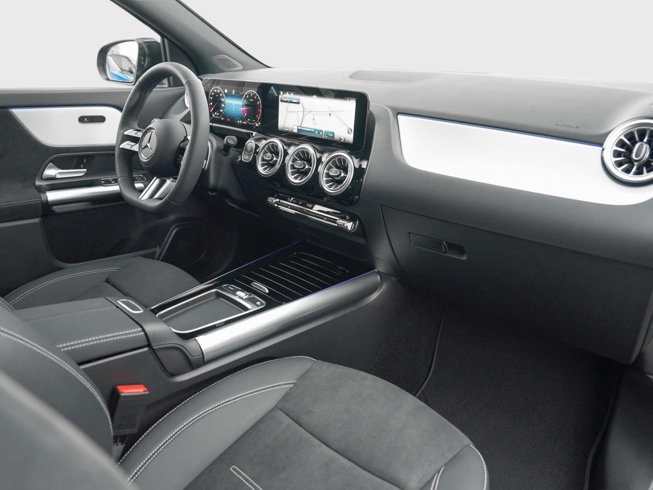 Mercedes-Benz GLA 200 AMG Night AHK 360° EasyPack SpurhalteP