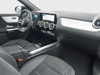 Mercedes-Benz GLA 200 AMG Night AHK 360° EasyPack SpurhalteP