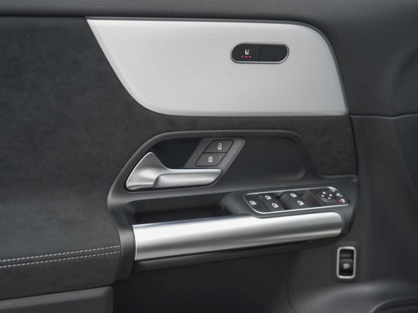 Mercedes-Benz GLA 200 AMG Night AHK 360° EasyPack SpurhalteP