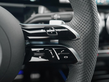 Mercedes-Benz GLA 200 AMG Night AHK 360° EasyPack SpurhalteP