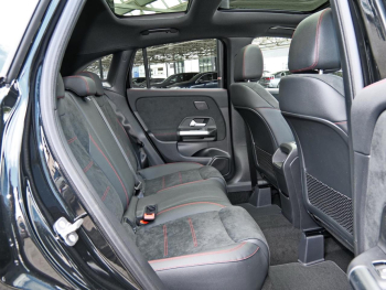 Mercedes-Benz GLA 200 AMG Night Panorama Easy-Pack 360°  AHK