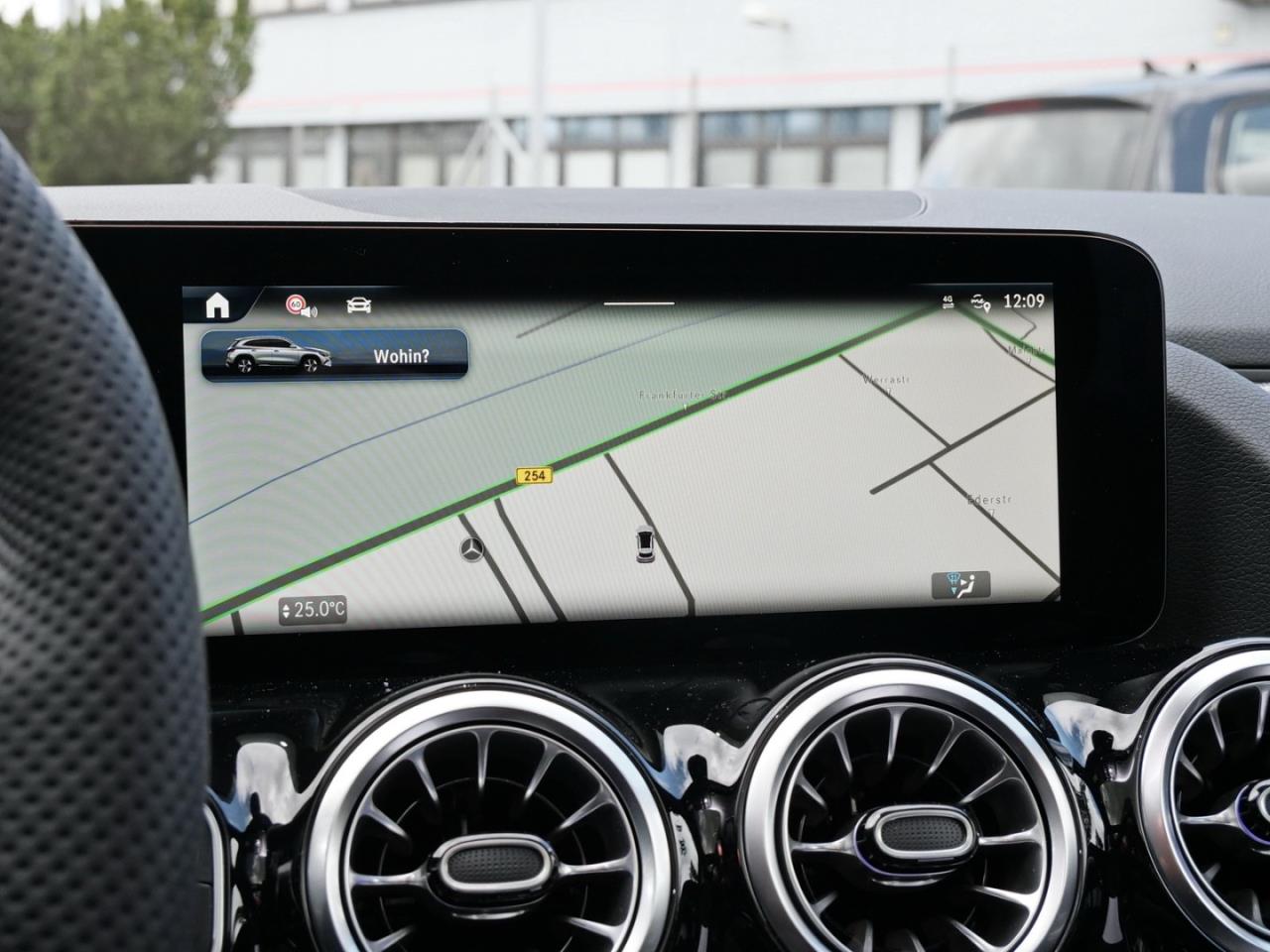 Mercedes-Benz GLA 200 AMG Night Panorama Easy-Pack 360°  AHK