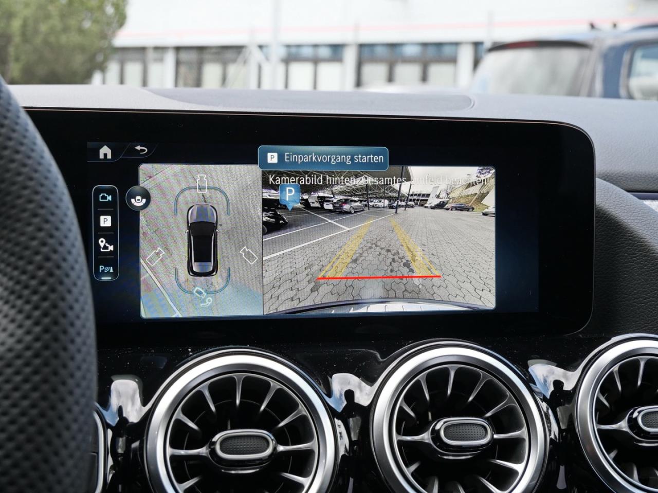 Mercedes-Benz GLA 200 AMG Night Panorama Easy-Pack 360°  AHK