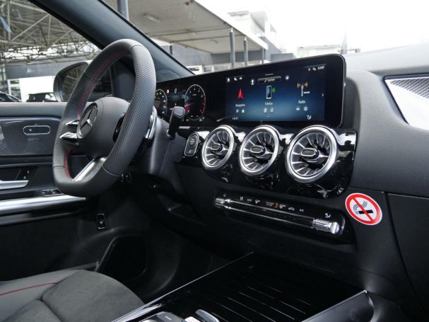 Mercedes-Benz GLA 200 AMG Night Panorama Easy-Pack 360°  AHK