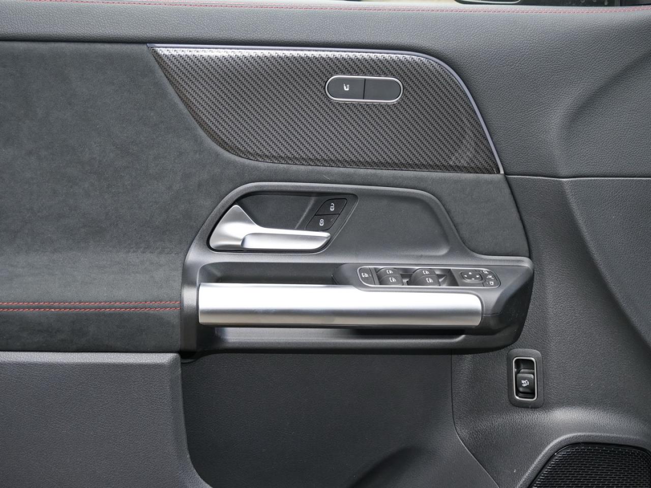 Mercedes-Benz GLA 200 AMG Night Panorama Easy-Pack 360°  AHK