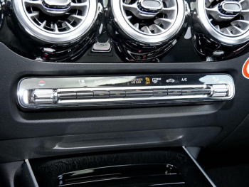 Mercedes-Benz GLA 200 AMG Night Panorama Easy-Pack 360°  AHK