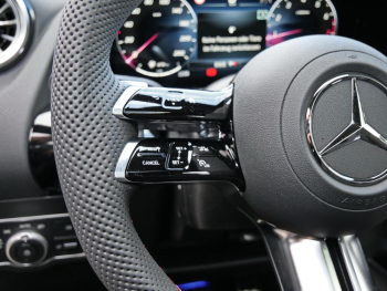 Mercedes-Benz GLA 200 AMG Night Panorama Easy-Pack 360°  AHK