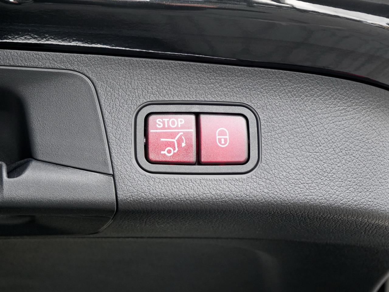 Mercedes-Benz GLA 200 AMG Night Panorama Easy-Pack 360°  AHK