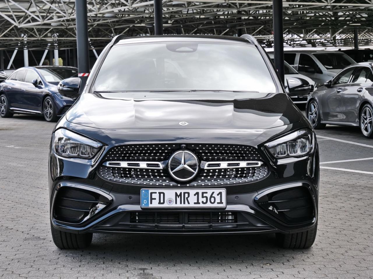 Mercedes-Benz GLA 200 AMG Night Panorama Easy-Pack 360°  AHK
