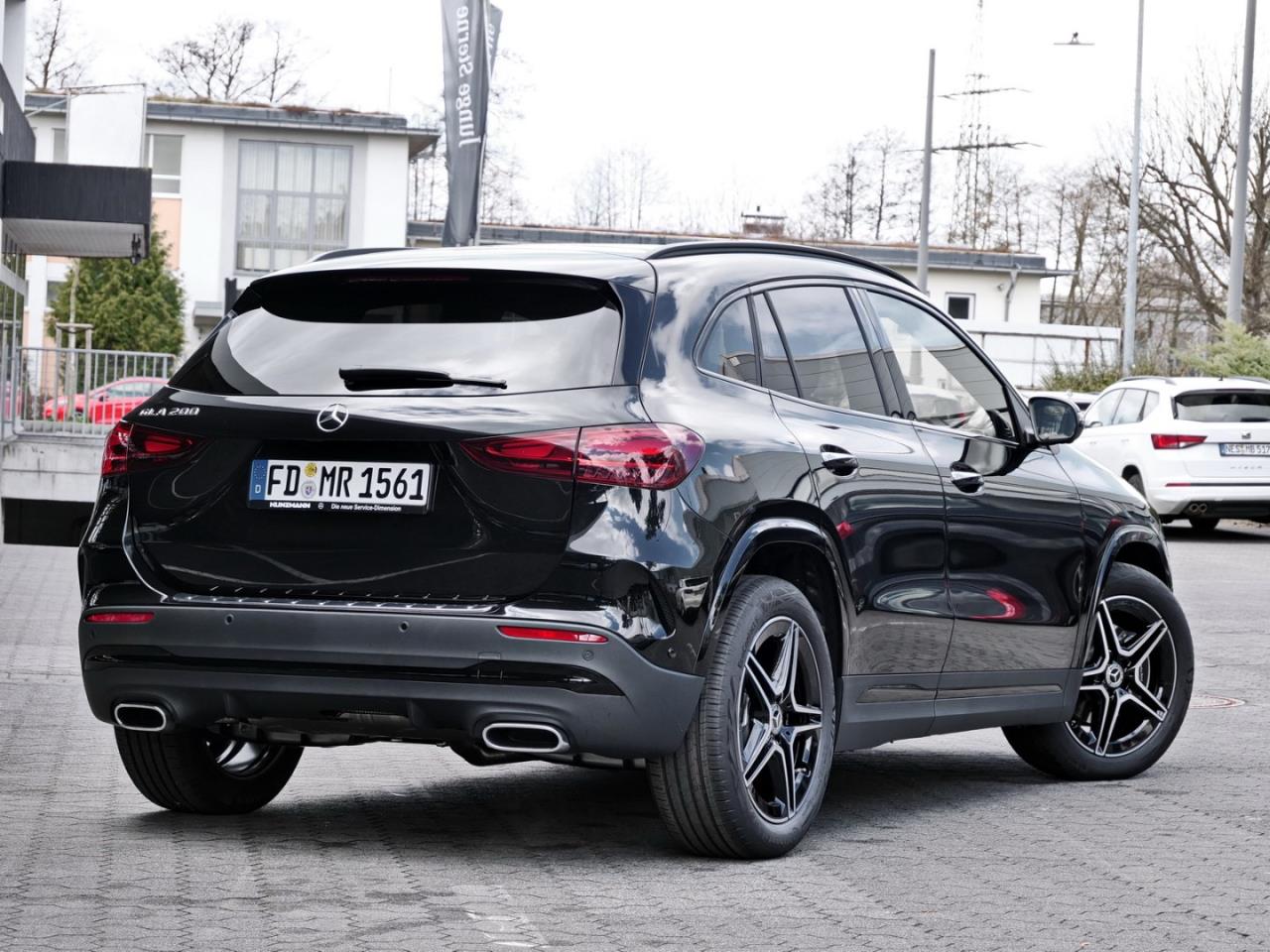 Mercedes-Benz GLA 200 AMG Night Panorama Easy-Pack 360°  AHK