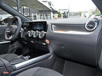 Mercedes-Benz GLA 200 AMG Night Panorama Easy-Pack 360°  AHK