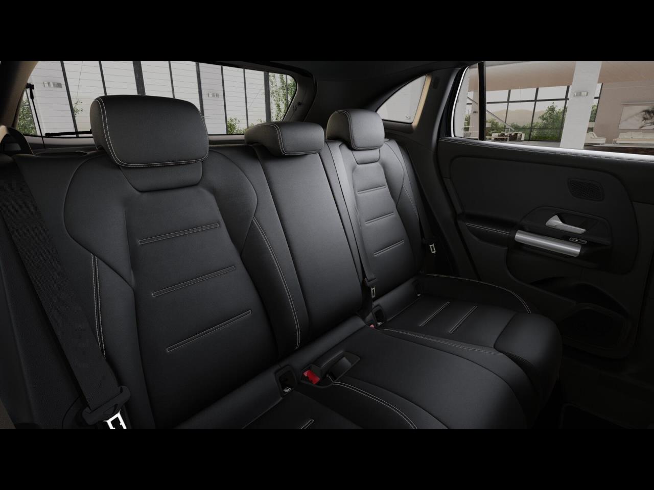 Mercedes-Benz GLA 200 AMG Panorama Distronic Kamera AHK EasyP