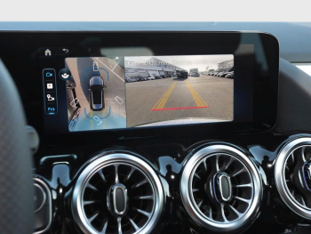 Mercedes-Benz GLA 200 AMG Night 360° AHK EasyPack Kamera SHZ