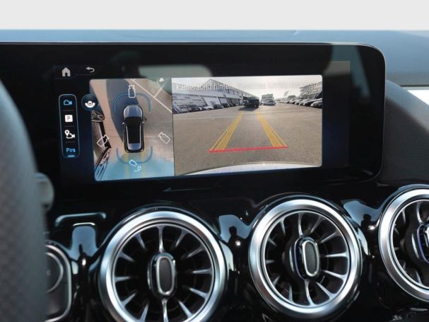 Mercedes-Benz GLA 200 AMG Night 360° AHK EasyPack Kamera SHZ
