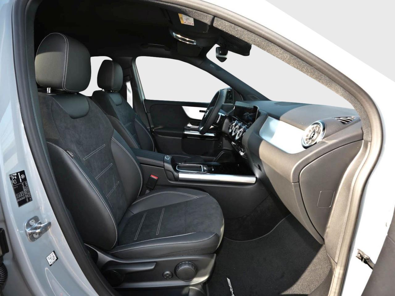 Mercedes-Benz GLA 200 AMG Night 360° AHK EasyPack Kamera SHZ