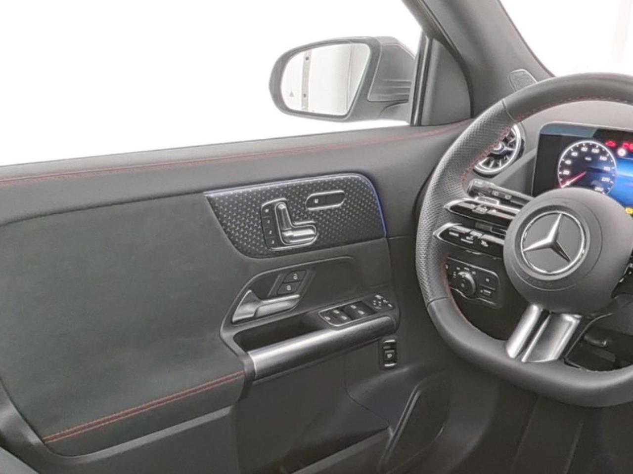 Mercedes-Benz GLA 200 AMG MBUXNavi-Prem. Distronic Memory 360°
