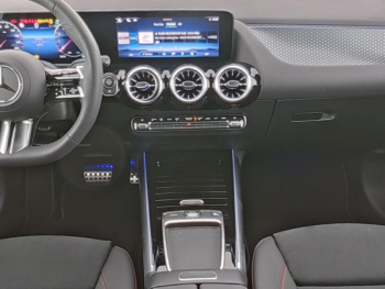 Mercedes-Benz GLA 200 AMG MBUXNavi-Prem. Distronic Memory 360°