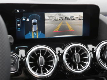 Mercedes-Benz GLA 200 AMG MBUXNavi-Prem. Kamera Easy-Pack AHK