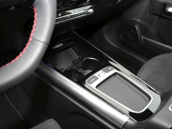 Mercedes-Benz GLA 200 AMG MBUXNavi-Prem. Kamera Easy-Pack AHK