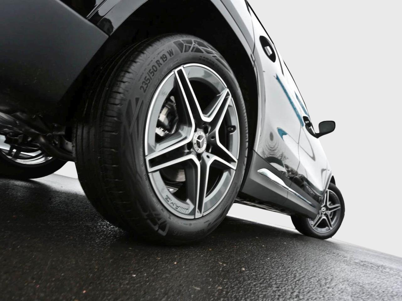 Mercedes-Benz GLA 200 AMG MBUXNavi-Prem. Kamera Easy-Pack AHK